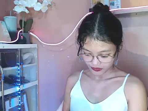 Snapshot of skinny_gracie chatting on 16, 11, 2025 skinny gracie online show from 16, 11, 2025