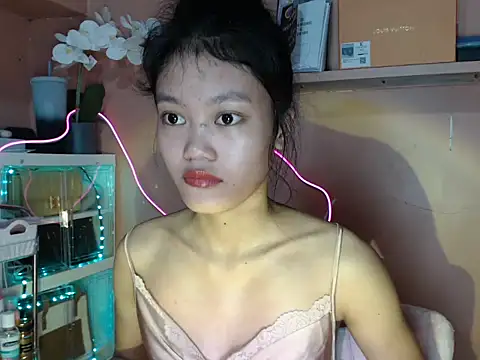 Snapshot of skinny_gracie chatting on 23, 10, 2025 skinny gracie online show from 23, 10, 2025