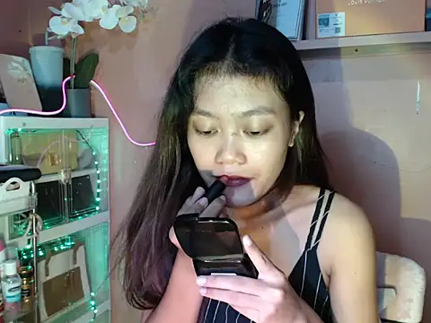 Snapshot of skinny_gracie chatting on 20, 10, 2025 skinny gracie online show from 20, 10, 2025