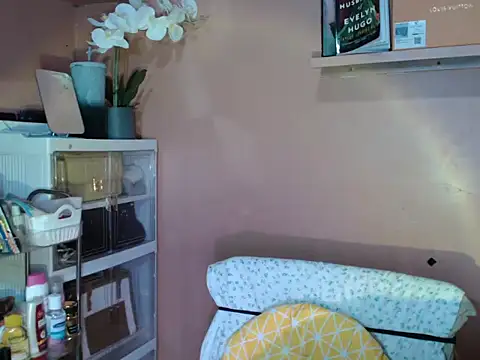 Snapshot of skinny_gracie chatting on 7, 10, 2025 skinny gracie online show from 7, 10, 2025