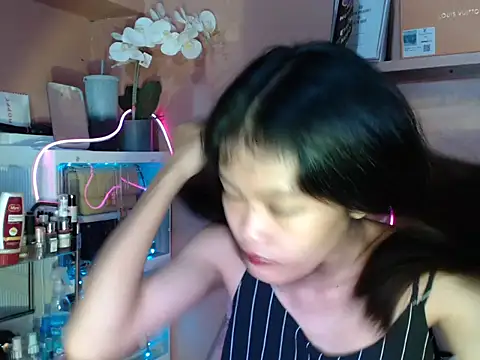 Snapshot of skinny_gracie chatting on 26, 10, 2025 skinny gracie online show from 26, 10, 2025