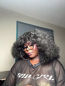 WomanNextdoor1 online show from 21, 5, 2026