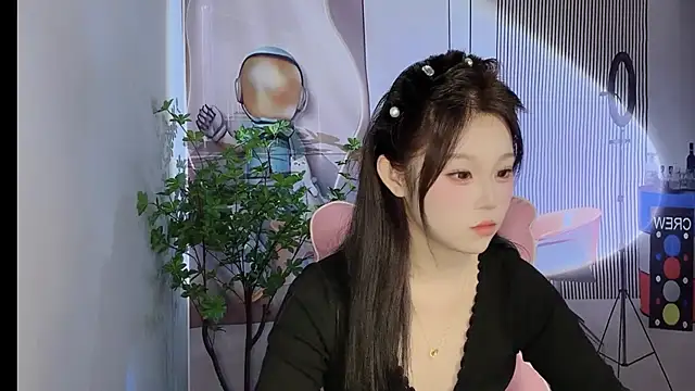 CAICAI BABY online show from 8, 11, 2025