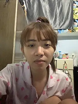 Snapshot of Minee1202 chatting on 6, 2, 2026 Minee1202 online show from 6, 2, 2026