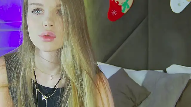 MarilynNova online show from 14, 12, 2025