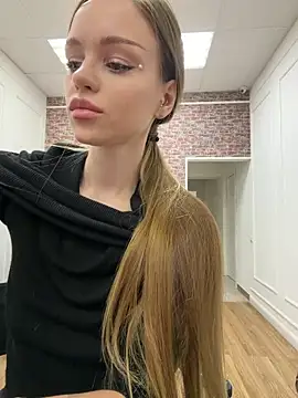 MarilynNova online show from 1, 2, 2026