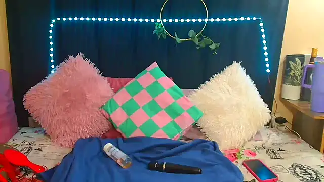 AmazingDarkDoll online show from 4, 11, 2025