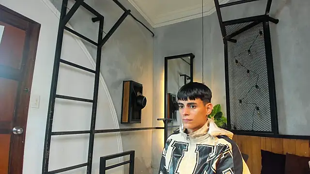 Dani mc1 online show from 4, 11, 2025