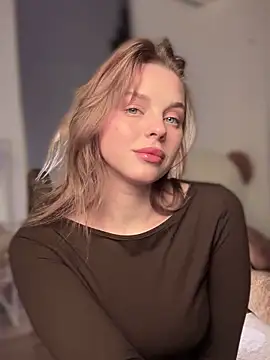 LilyFlamee online show from 9, 10, 2025