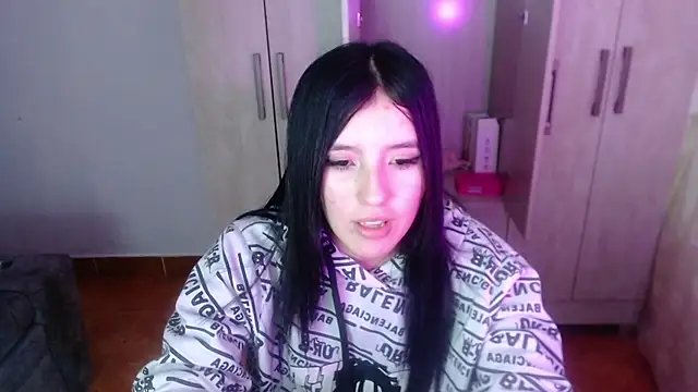 Snapshot of Velvet_28 chatting on 16, 11, 2025 Velvet 28 online show from 16, 11, 2025