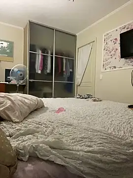 Snapshot of missevacrystal chatting on 10, 9, 2025 missevacrystal online show from 10, 9, 2025