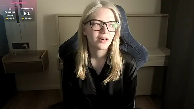 Snapshot of KatanaSVibe chatting on 9, 8, 2026 KatanaSVibe online show from 9, 8, 2026