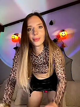 LINA ALL EYES ON YOU online show from 24, 10, 2025