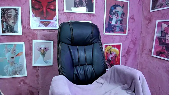 Emma and Issac online show from 25, 9, 2025