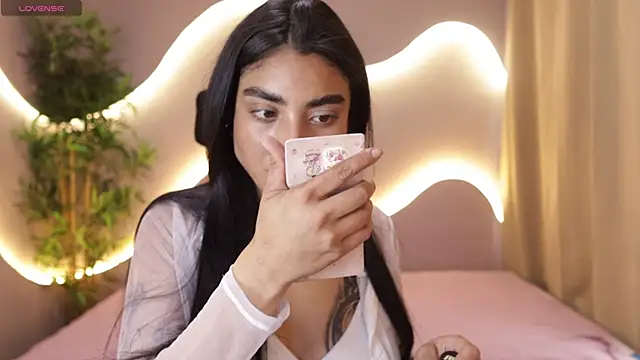 Emma and Issac online show from 27, 3, 2026