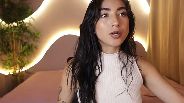 Emma and Issac online show from 16, 3, 2026