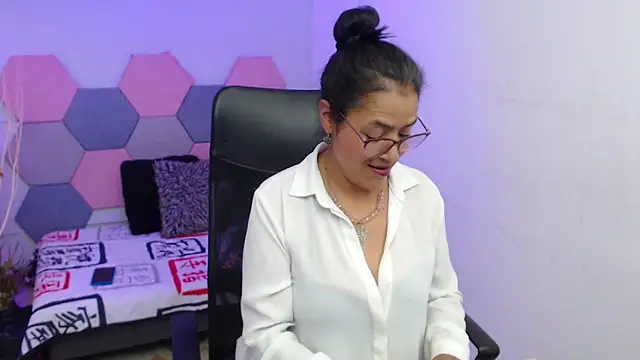 AmandaPeet online show from 6, 11, 2025