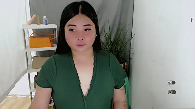 Yhana Slut online show from 28, 11, 2025