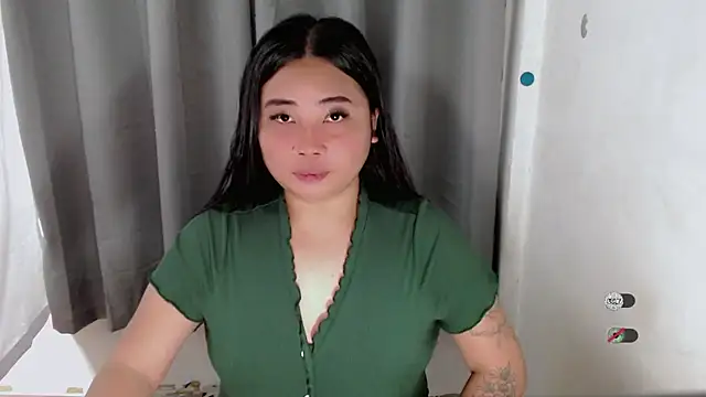 Yhana Slut online show from 26, 9, 2025