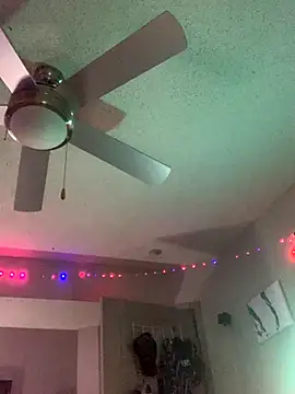 Snapshot of Triggerhappycj100 chatting on 21, 10, 2025 Triggerhappycj100 online show from 21, 10, 2025