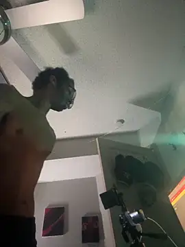 Snapshot of Triggerhappycj100 chatting on 4, 11, 2025 Triggerhappycj100 online show from 4, 11, 2025