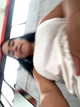 laure torres online show from 4, 11, 2025