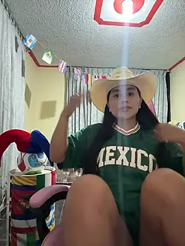 Snapshot of laure_torres chatting on 25, 6, 2026 laure torres online show from 25, 6, 2026