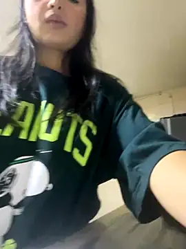 Snapshot of Valleriie_ chatting on 26, 9, 2025 Valleriie online show from 26, 9, 2025