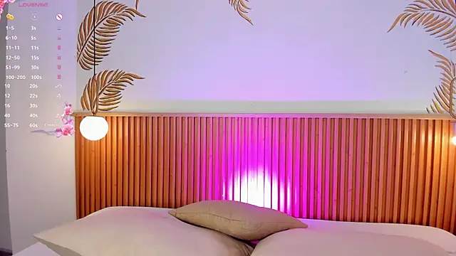 Snapshot of Valleriie_ chatting on 7, 11, 2025 Valleriie online show from 7, 11, 2025