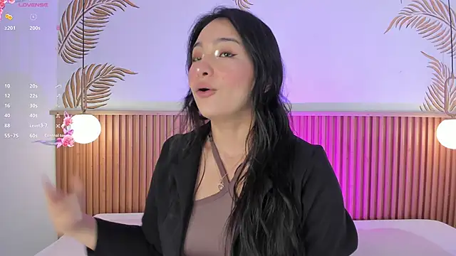 Snapshot of Valleriie_ chatting on 21, 6, 2026 Valleriie online show from 21, 6, 2026