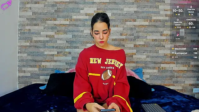 violett  golden online show from 7, 10, 2025