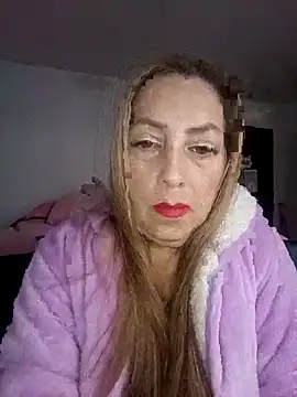 Estefania Arce online show from 7, 1, 2026