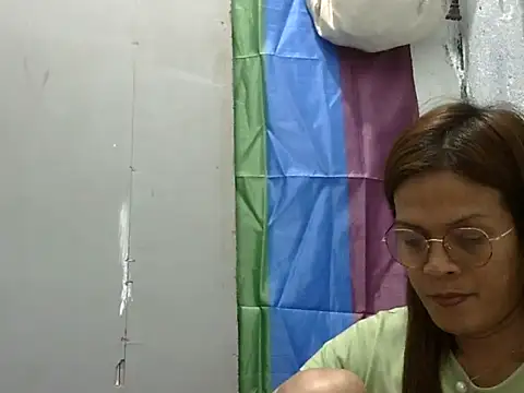 juicycum069 online show from 15, 3, 2026