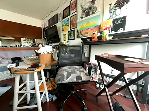 Pupscritch online show from 11, 11, 2025