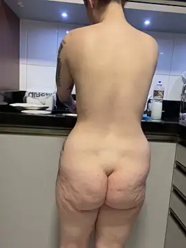 yumi-hot online show from 7, 6, 2026
