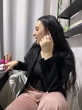 yumi-hot online show from 20, 5, 2026