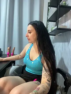 yumi-hot online show from 8, 5, 2026