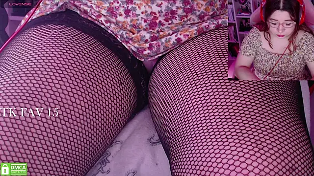 Pink girl0n online show from 28, 11, 2025