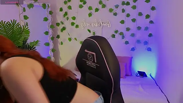 Naomy tay1 online show from 29, 9, 2025