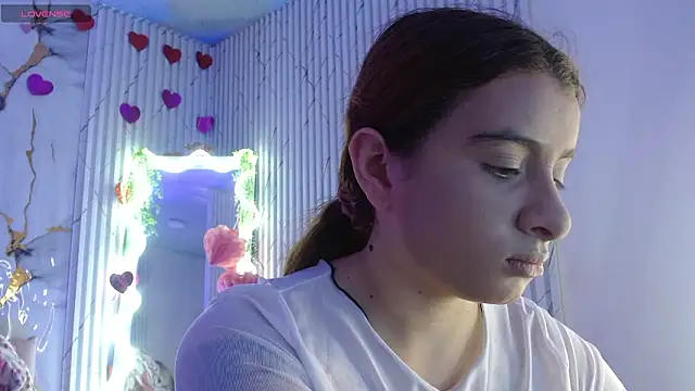 Snapshot of Naomy_tay1 chatting on 4, 3, 2026 Naomy tay1 online show from 4, 3, 2026