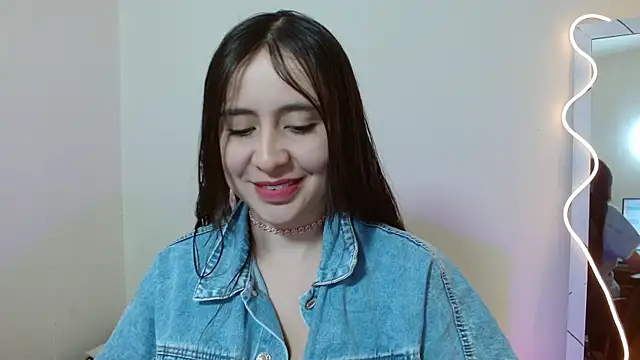 Snapshot of Violet_tay1 chatting on 20, 9, 2025 Violet tay1 online show from 20, 9, 2025