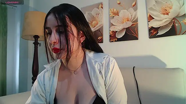 Snapshot of Violet_tay1 chatting on 18, 11, 2025 Violet tay1 online show from 18, 11, 2025