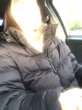 Reina Cummings online show from 5, 10, 2025