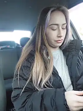 Reina Cummings online show from 13, 3, 2026