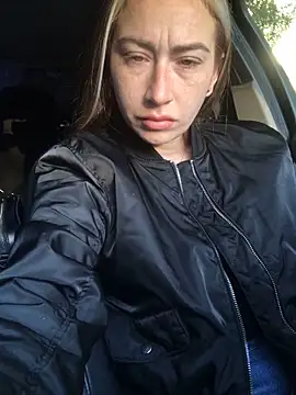 Reina Cummings online show from 22, 9, 2025