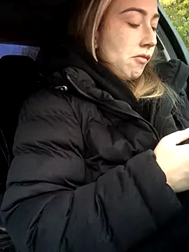 Reina Cummings online show from 15, 10, 2025