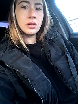 Reina Cummings online show from 28, 9, 2025