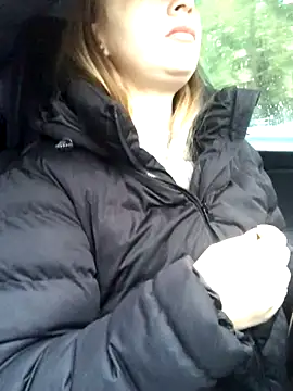 Reina Cummings online show from 4, 10, 2025