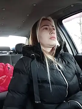 Reina Cummings online show from 26, 11, 2025