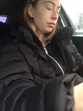 Reina Cummings online show from 2, 10, 2025